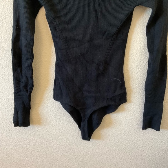 Abercrombie & Fitch long sleeve ribbed knit black body suit size M - Picture 8 of 8